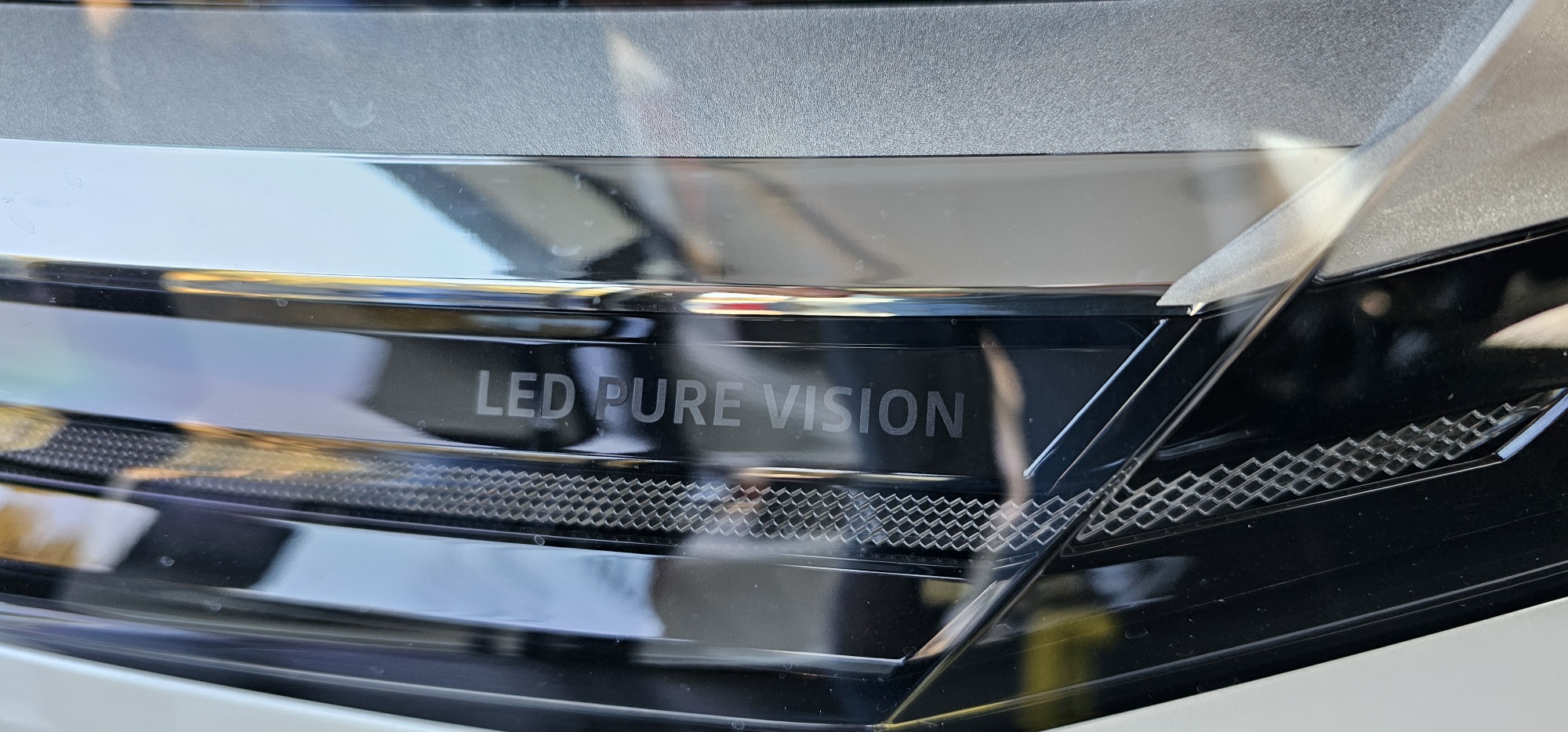 Renault Captur TECHNO E-TECH 117KW 160CV foto 28